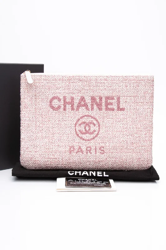 CHANEL Pink Woven Raffia Deauville Pouch